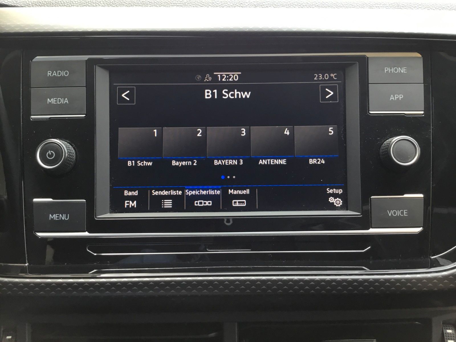 Fahrzeugabbildung Volkswagen T-Cross Life 1.0 TSI DSG+LED+ACC+17"+AppConnect