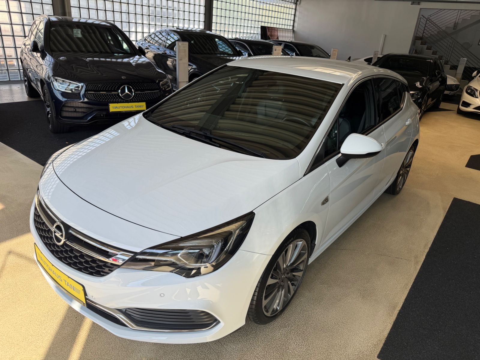 Fahrzeugabbildung Opel Astra K Lim. 5-trg. Ultimate*OPC* 1.Hand