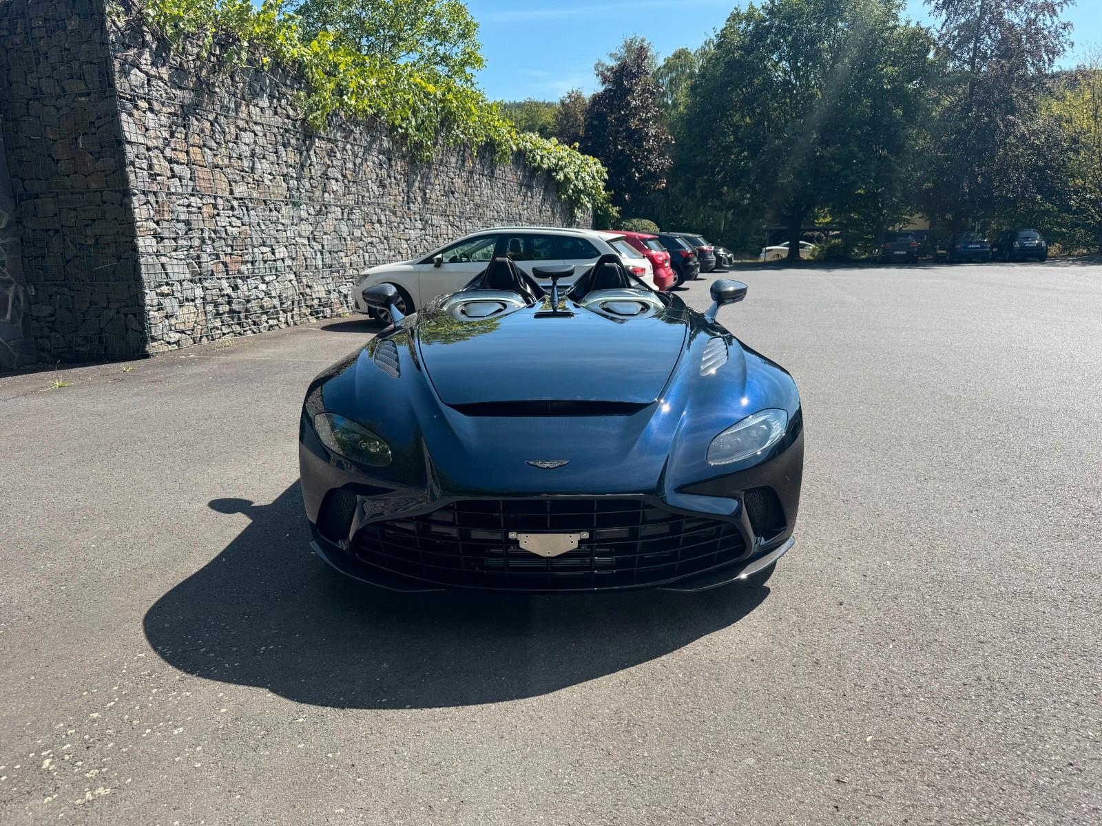 Aston Martin V12 Speedster - Nr. 87 of 88 - excellent cond.