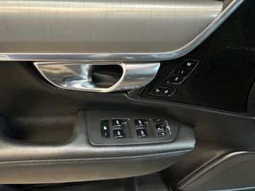 Volvo V90 Kombi Momentum *LED*AndroidAutoAppleCarPlay