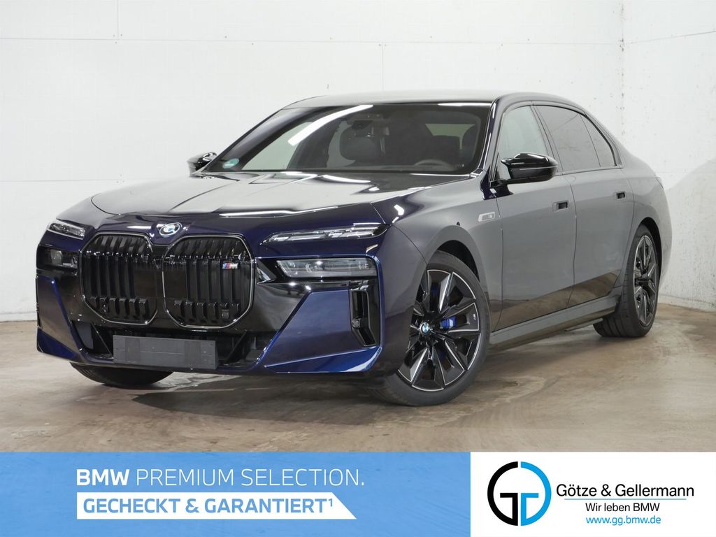 BMW i7