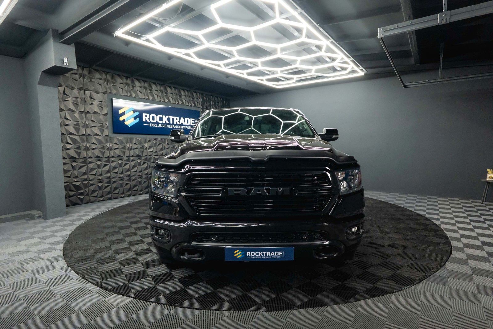 Fahrzeugabbildung Dodge RAM 5.7 V8 HEMI 4x4 BLACK *LPG 200L*Unfallfrei*