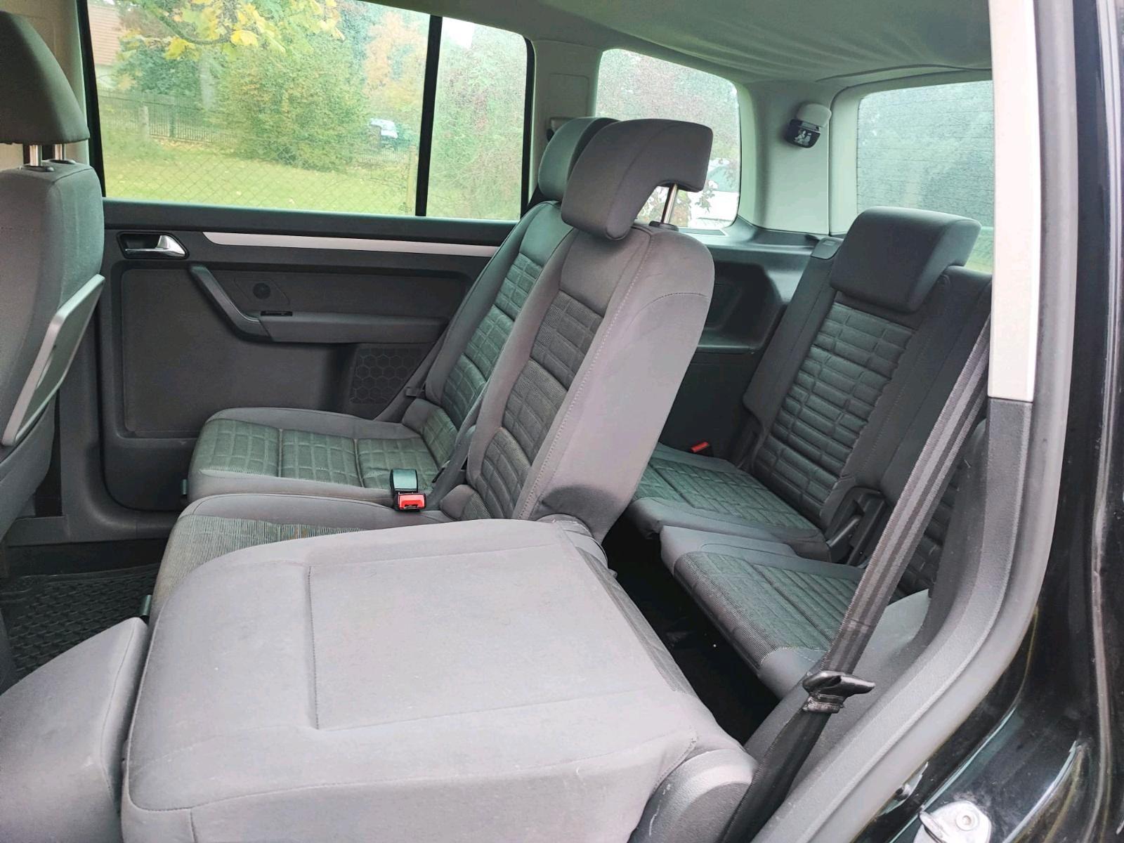 Volkswagen Touran 2006 — rear view