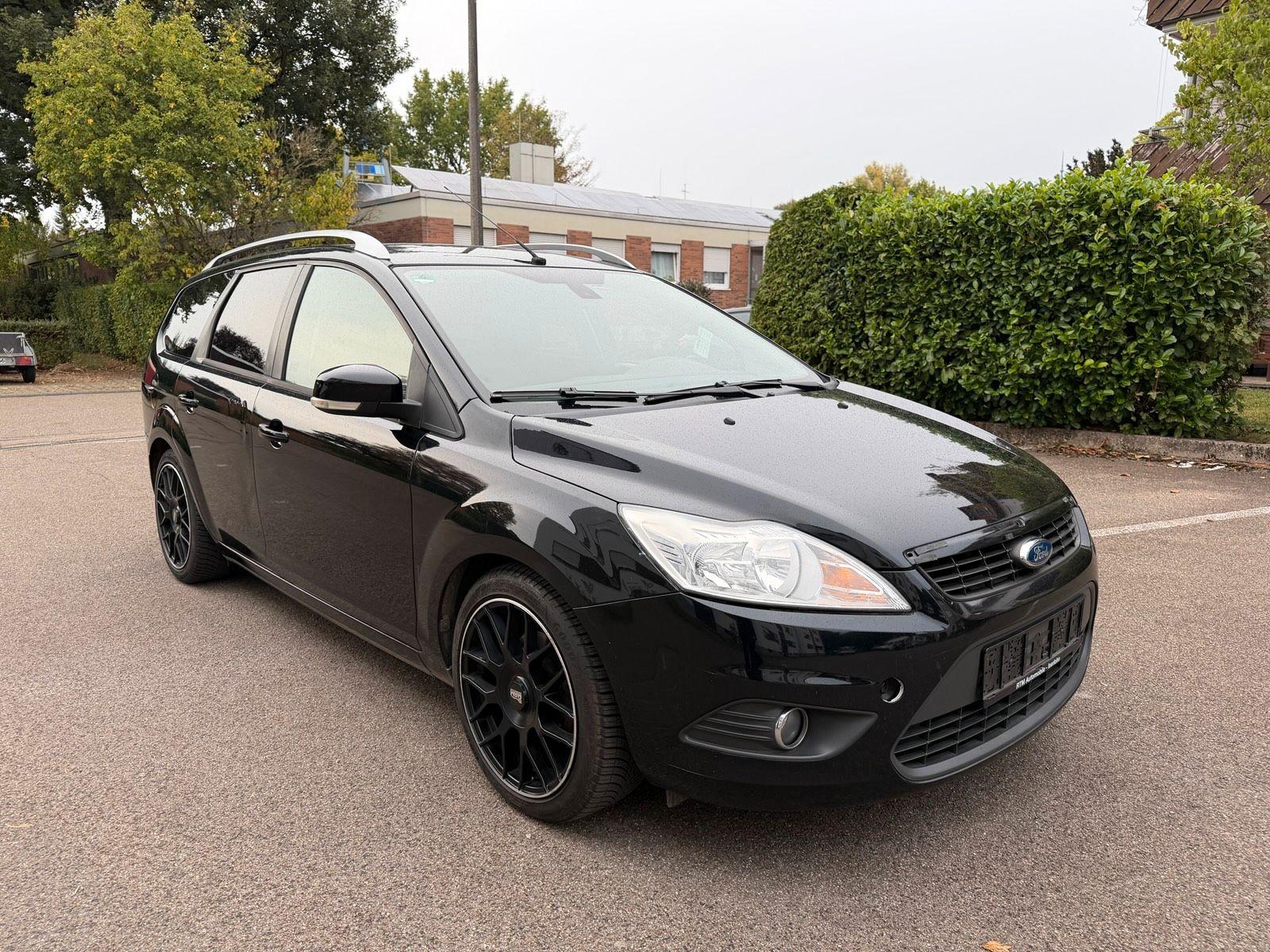 Ford Focus 2011 — interior