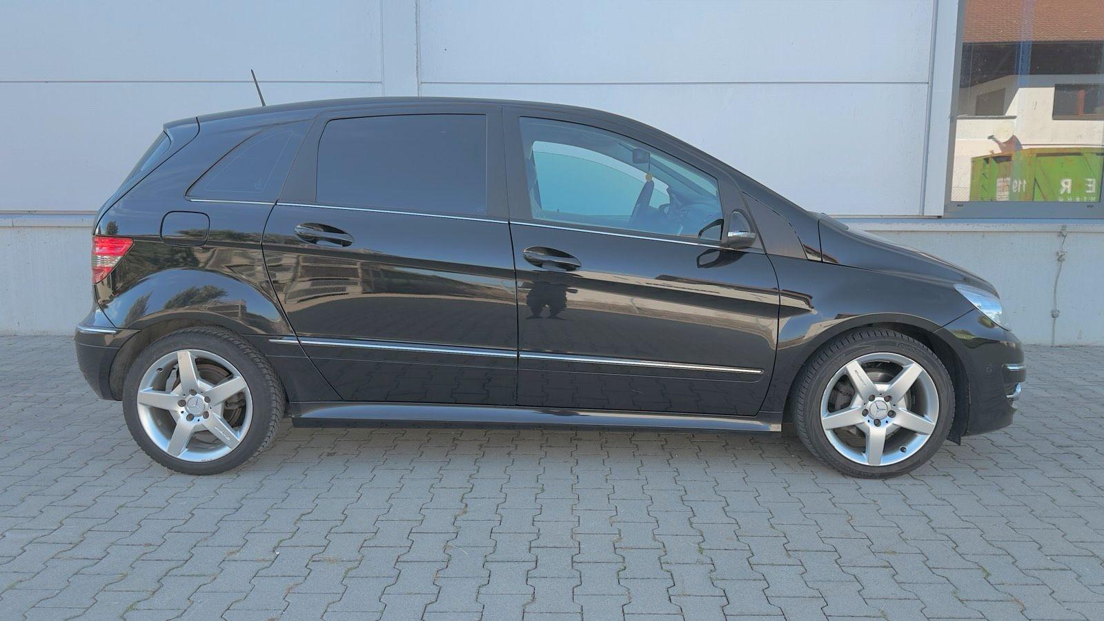 Mercedes-Benz B 200