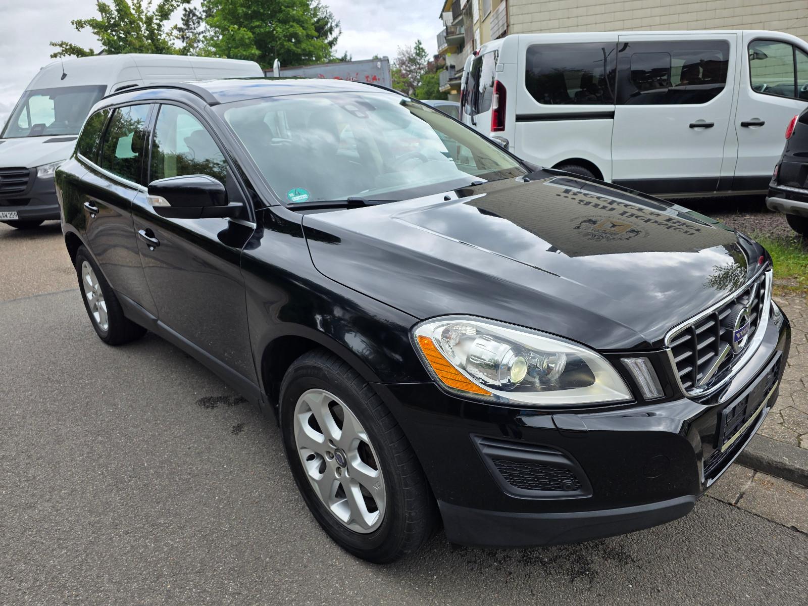 Volvo XC 60 XC60 Momentum AWD, Tüv Neu