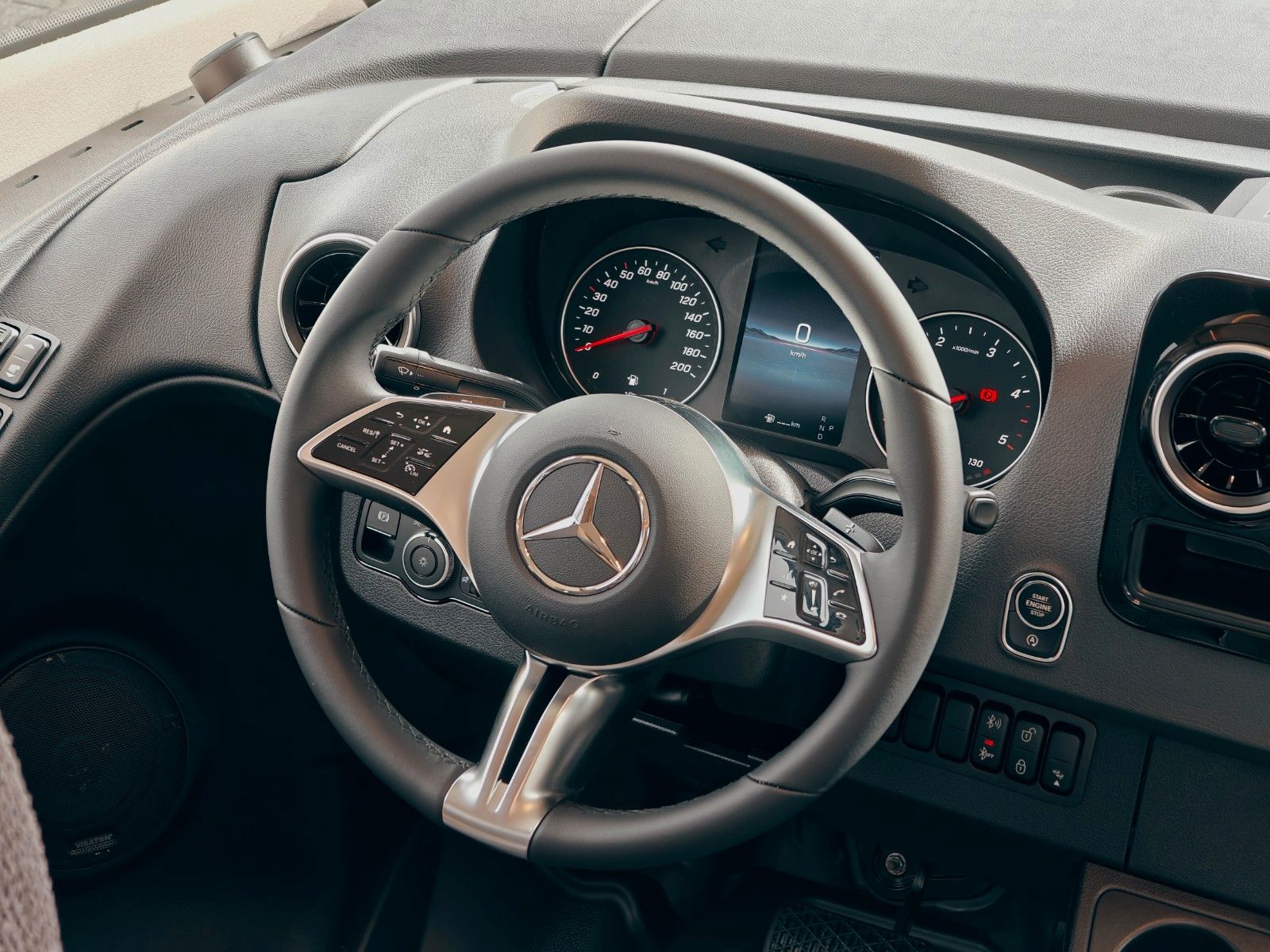 Fahrzeugabbildung HYMER / ERIBA / HYMERCAR B-KLASSE ML I 790 BLACKLINE