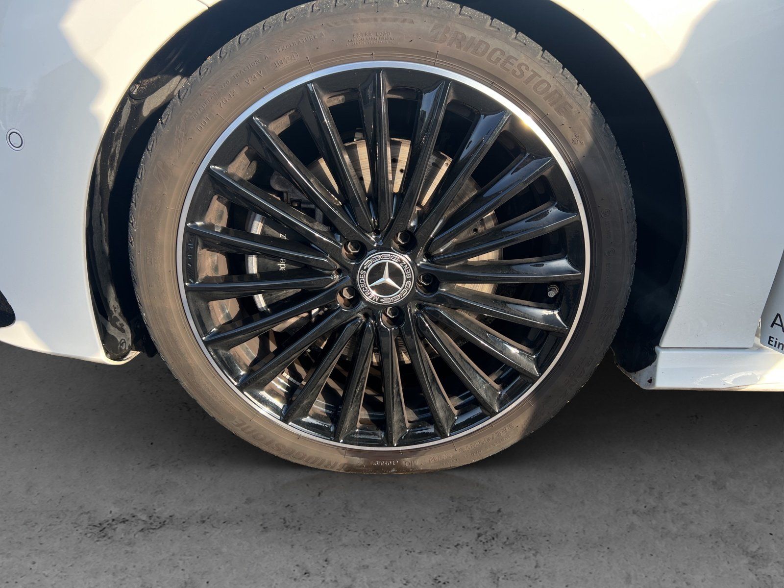 Fahrzeugabbildung Mercedes-Benz CLA 220 d Shooting Brake AMG Burme PANO KeyGo