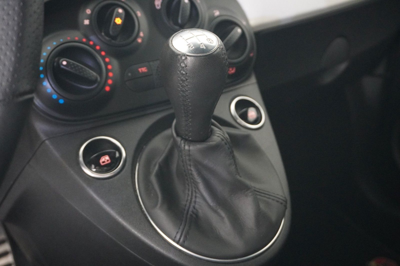 Fahrzeugabbildung Abarth 595 1.4 T-JET CORSA NAVI/LED/VIRTUAL/SPORT/DAB+