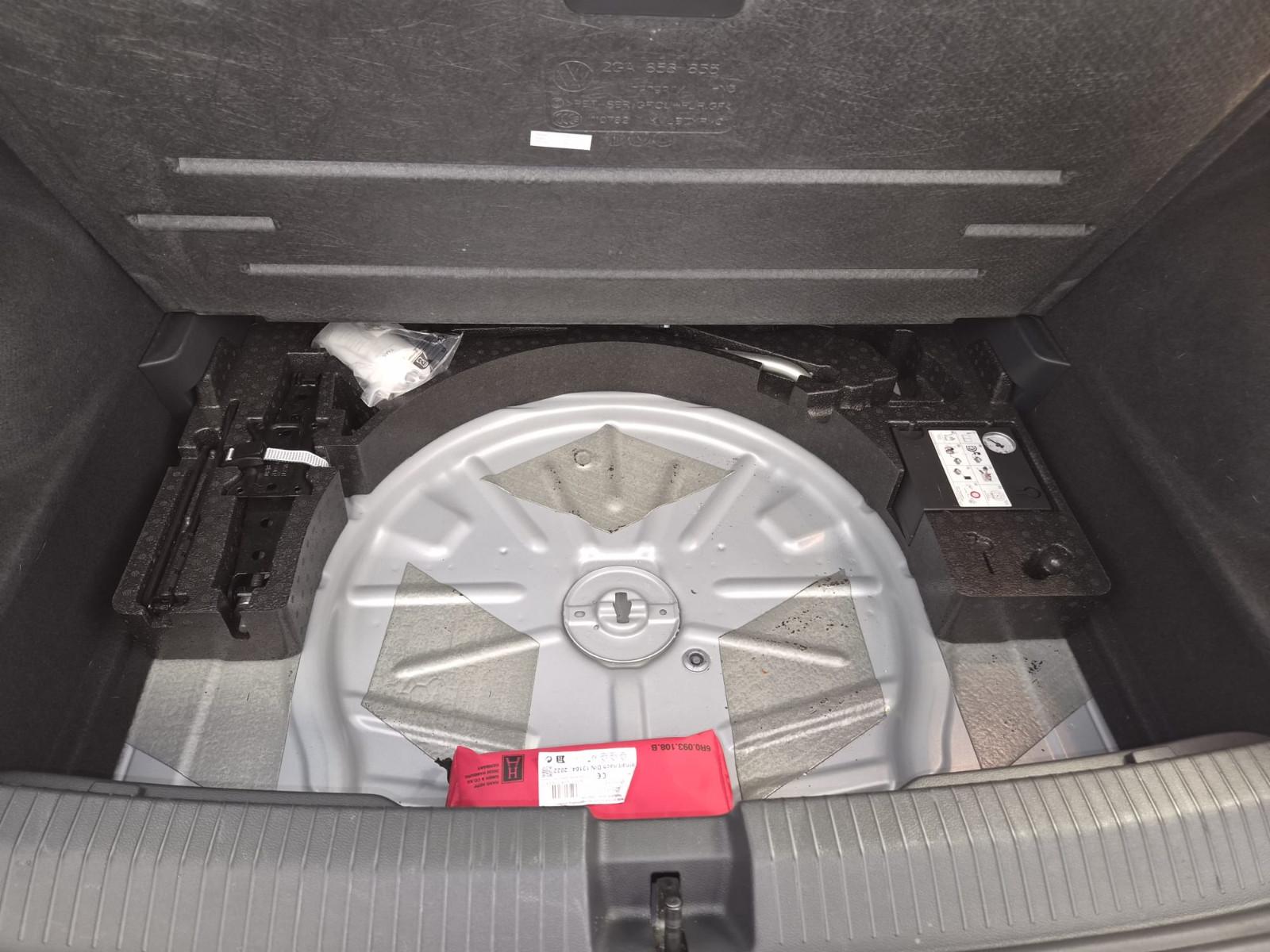 Volkswagen T-Roc Sport 4Motion / LED / SCHECKHEFT/Navi