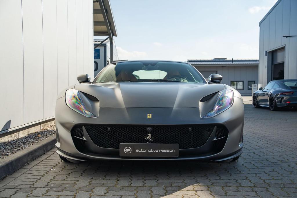 Ferrari 812
