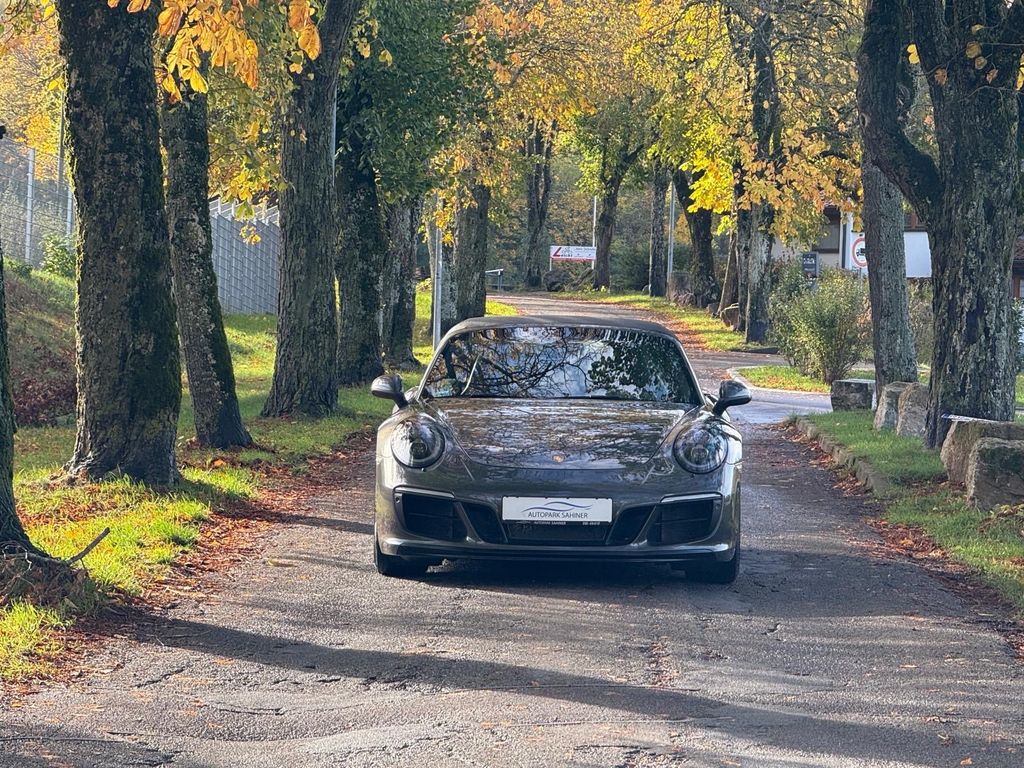 PORSCHE 911 2018