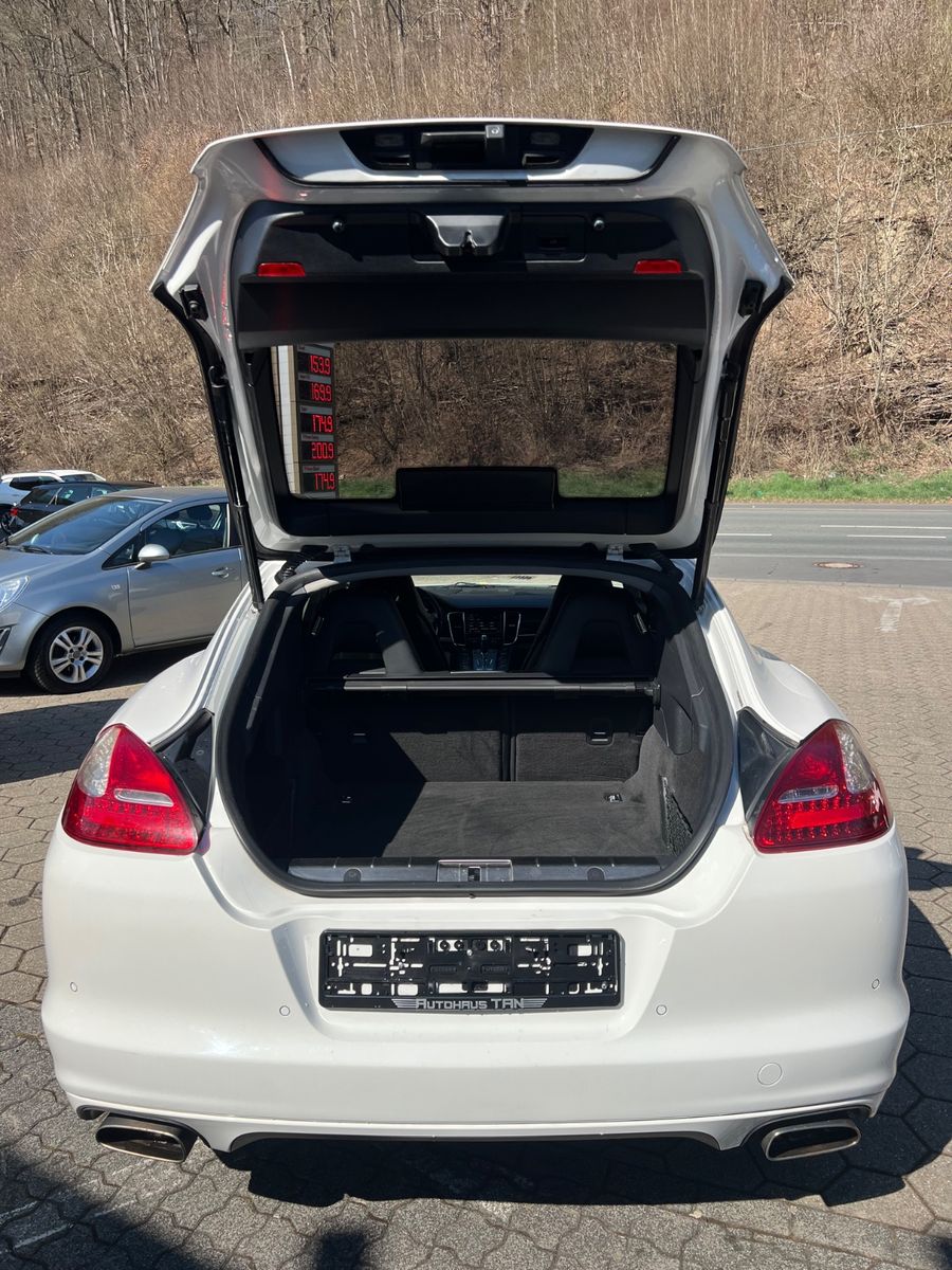 Fahrzeugabbildung Porsche Panamera Diesel * Carraraweiß * SCHIEBEDACH*