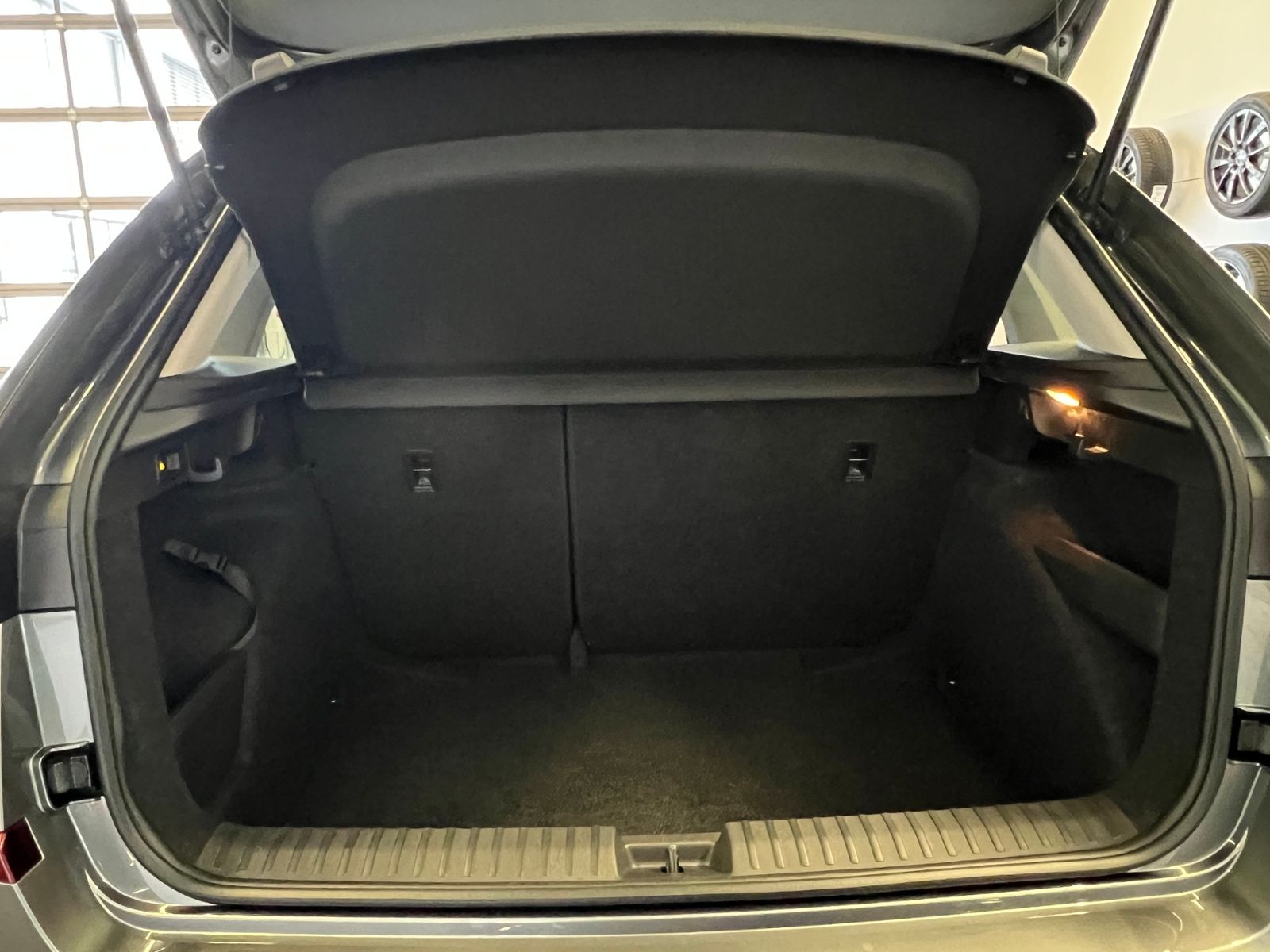 Fahrzeugabbildung SKODA Kamiq Selection 1.0 TSI DSG *AHK, LED, Komfortpa