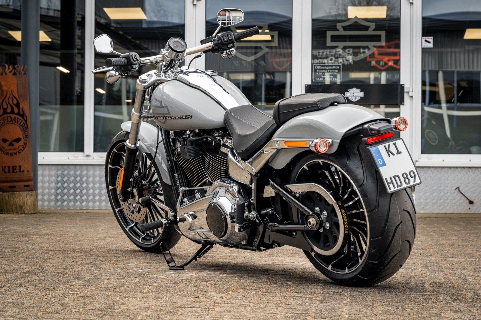 Fahrzeugabbildung Harley-Davidson BREAKOUT FXBR 117 ci - MY25 - Sofort Verfügbar