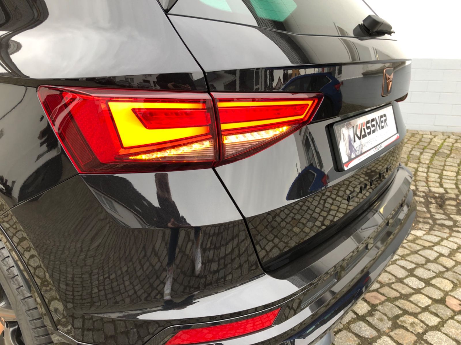 Fahrzeugabbildung CUPRA Ateca VZ 4Drive 2,0 TSI 7-Gang DSG*NAVI