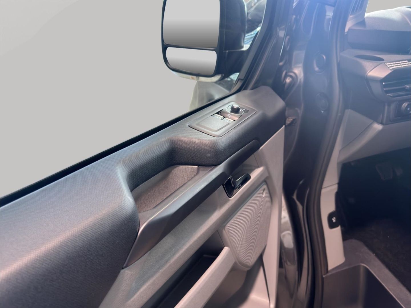 Fahrzeugabbildung Ford Nugget Camper Titanium Aufstelldach FWD