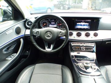 Mercedes E 220 - 8