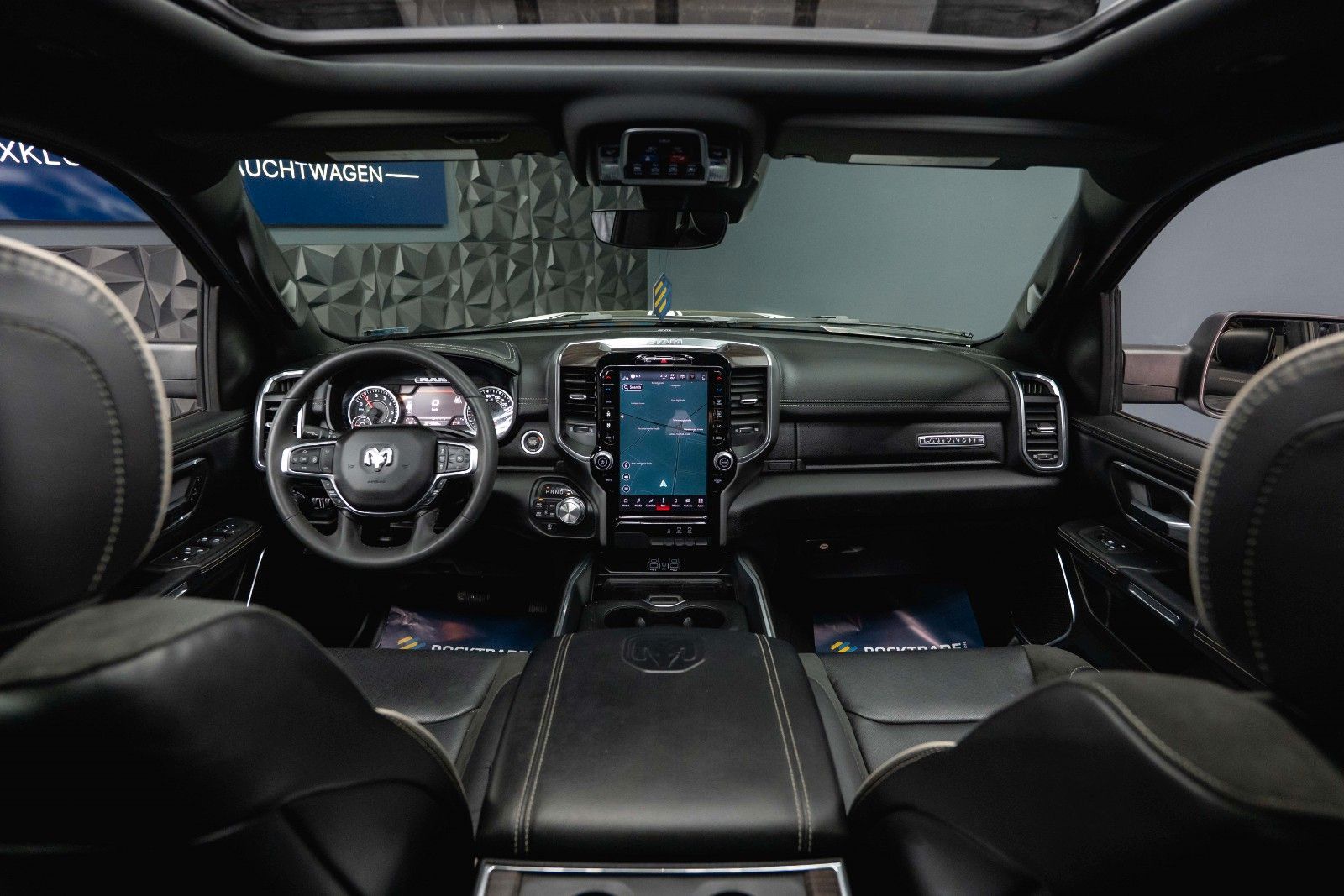 Fahrzeugabbildung Dodge RAM 3.0 MY 25 TWIN TURBO LARAMIE Night Pano ACC
