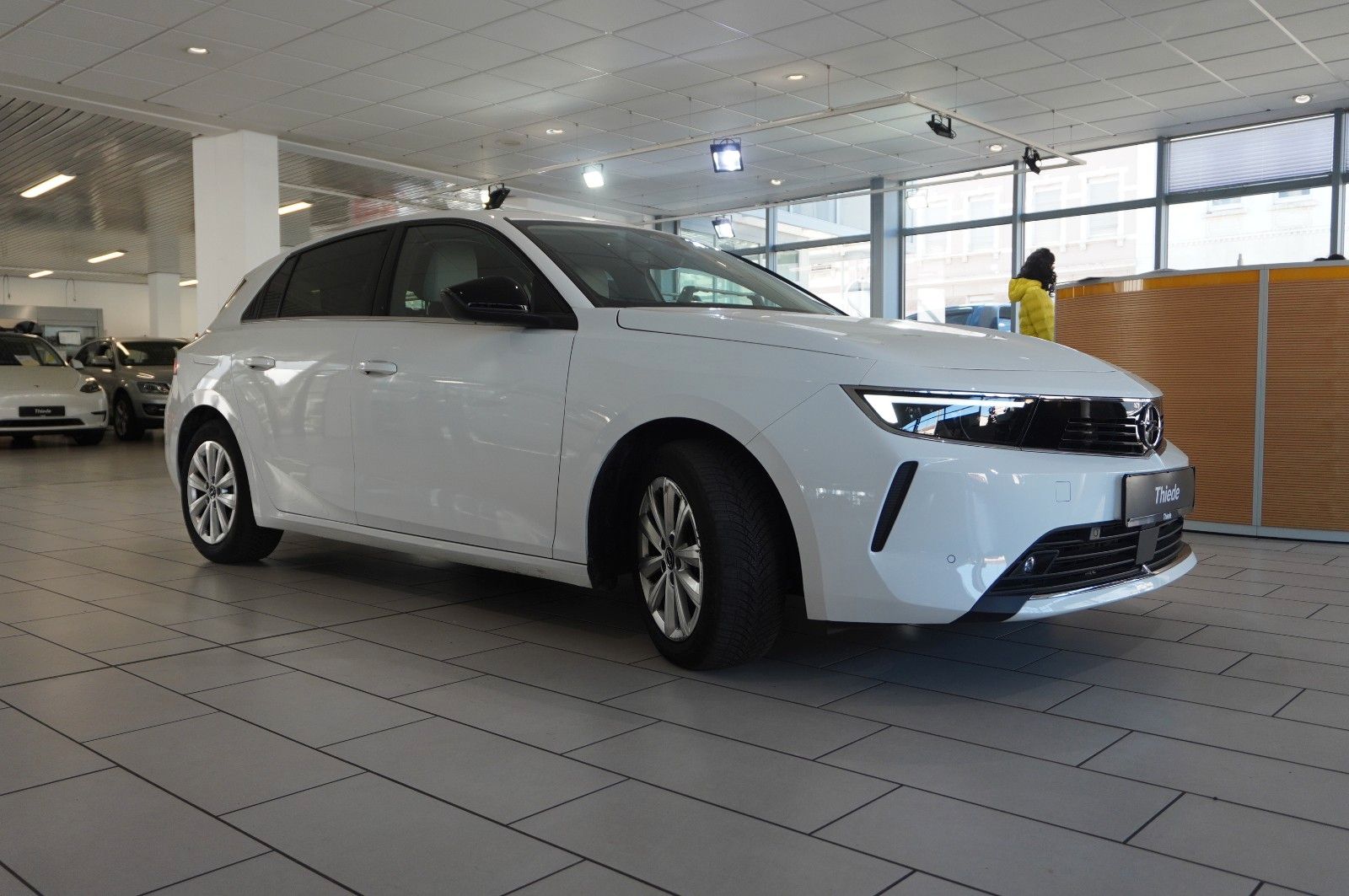 Fahrzeugabbildung Opel Astra L Lim. 1.2T ELEGANCE NAVI/LED/KAMERA/SPORT