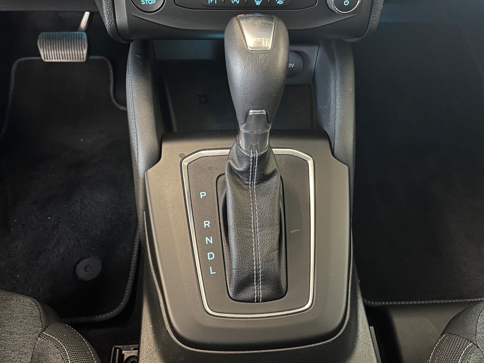 Fahrzeugabbildung Ford Focus Active X Turnier Automatik LED NAVI CAM