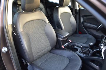 Fahrzeugabbildung Hyundai ix35 1.6 Comfort blue 2WD/Teilleder/TÜV NEU/