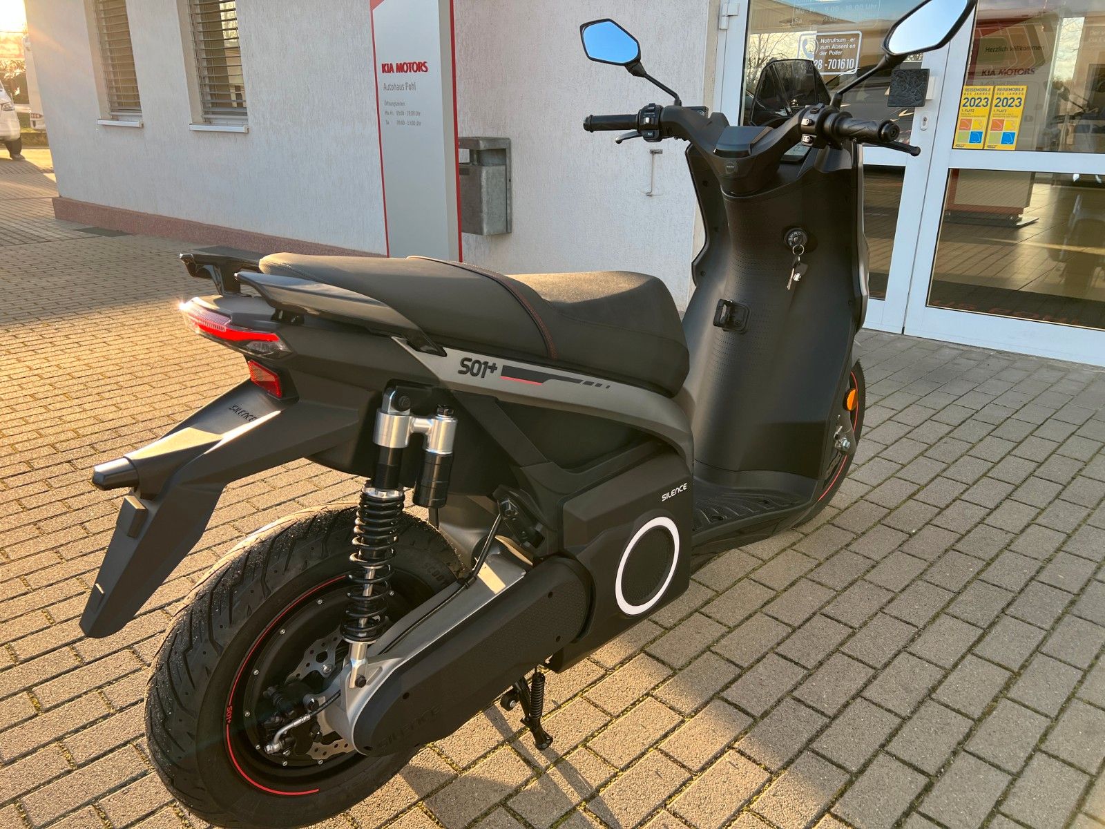 Fahrzeugabbildung Silence S01 Plus Connect Grey L3e