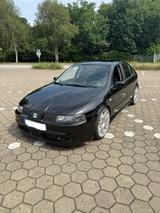 Seat Leon 2.8 V6 24V Cupra Turbo  - Seat Leon mit Benzin-Antrieb: Allradantrieb, Limousine