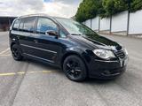 Volkswagen Touran 1.9 TDI DPF BlueMotion PDC Schiebedach  - Volkswagen Touran mit Diesel-Antrieb: 1.9
