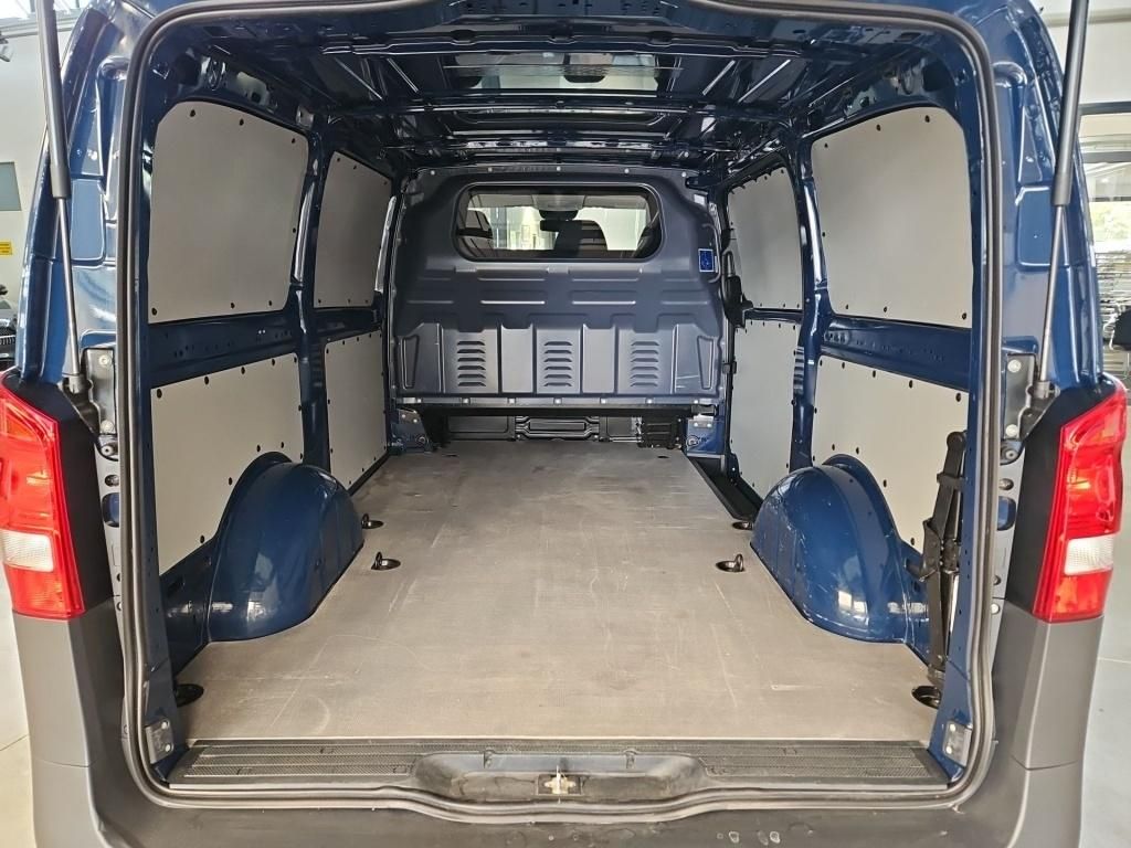 Fahrzeugabbildung Mercedes-Benz Vito 114 Kasten lang 4x4 Navi Einparkhilfe GRA