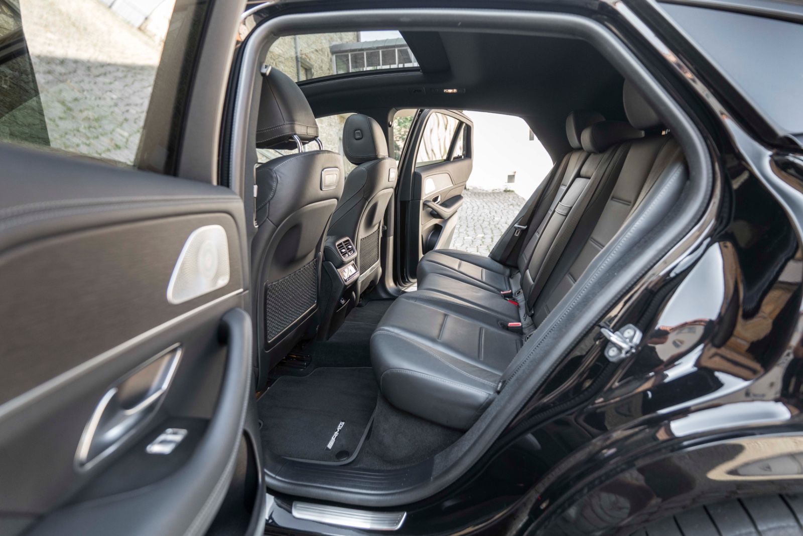 Fahrzeugabbildung Mercedes-Benz GLE 350 d 4MATIC AMG MULTI BURMESTER 360° ACC