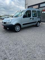 Renault Kangoo BENZINA /METANO - NEOPATENTATI - Renault Kangoo mit LPG-Antrieb