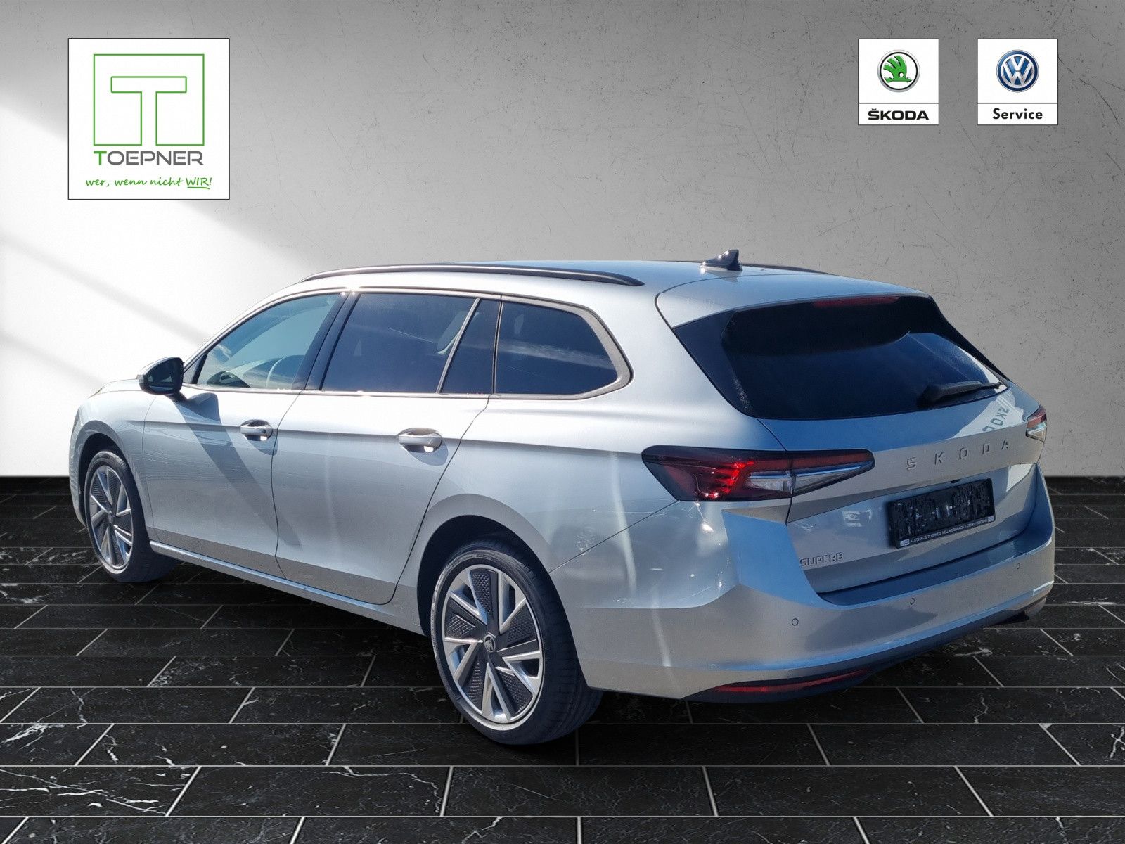 Fahrzeugabbildung SKODA Superb Combi 2.0TDI Selection AHK LI&SI FAHRASSI