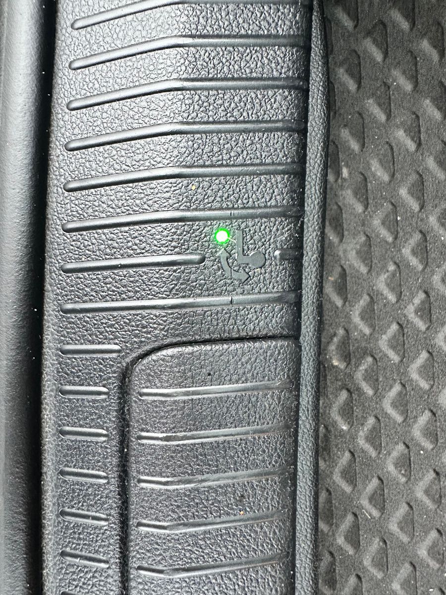 Fahrzeugabbildung Volkswagen GOLF SPORTSVAN VII HIGHLINE BMT*AHK+PANO+AUTOM.*