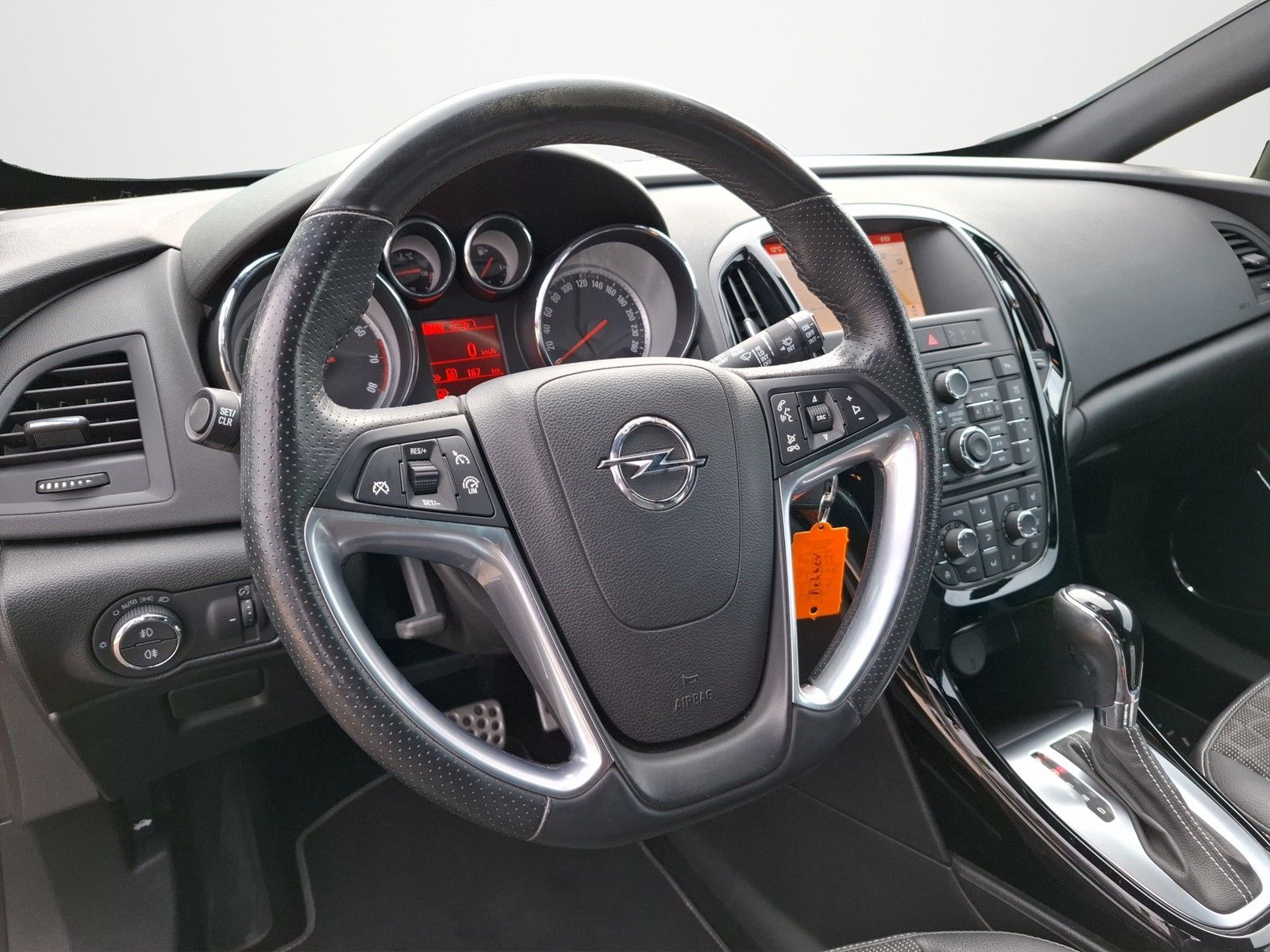 OPEL Astra J GTC 1.6 Turbo Excite AUTOMATIK / NAVI / - Image 11
