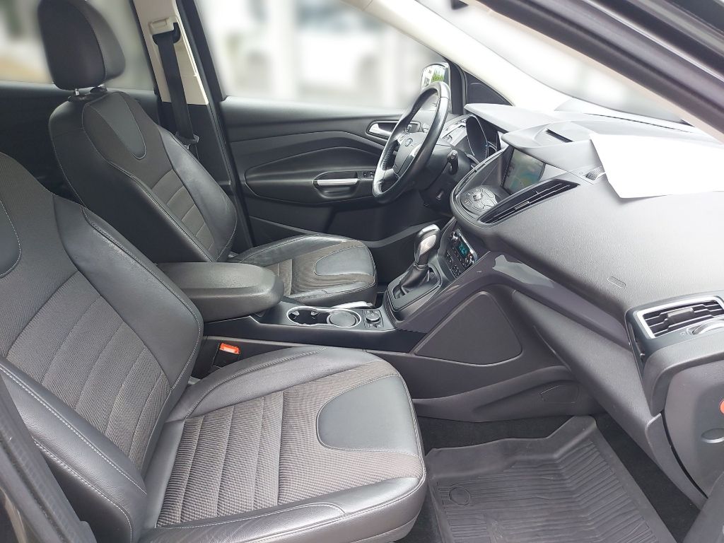 Fahrzeugabbildung Ford KUGA 1.5 4x4 Titanium Xenon el. Heckklappe Navi