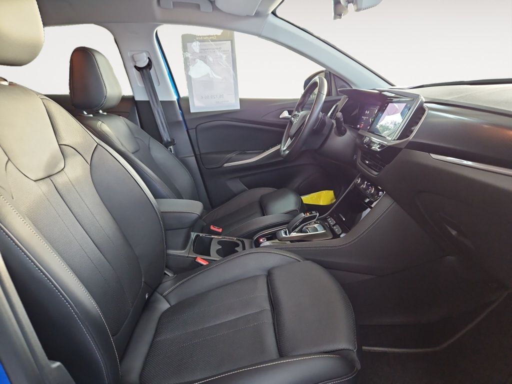Fahrzeugabbildung Opel Grandland PHEV 4x4 1.6 DI Ultim Night Vision