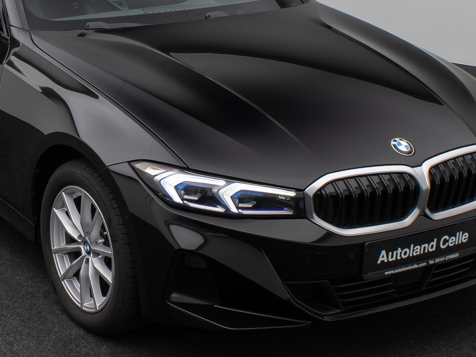 Fahrzeugabbildung BMW 320d xD ACC HUD Kamera DAB Sportsitze Teilleder