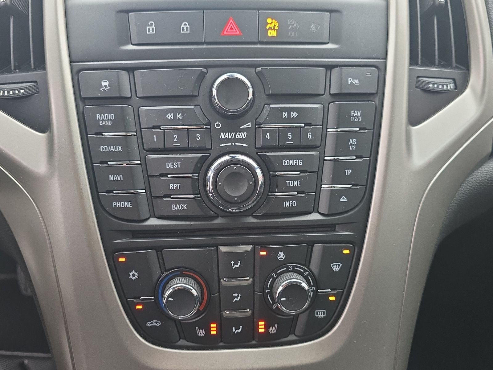 Fahrzeugabbildung Opel Astra J Lim. 5-trg Design Edition Klima Tempomat