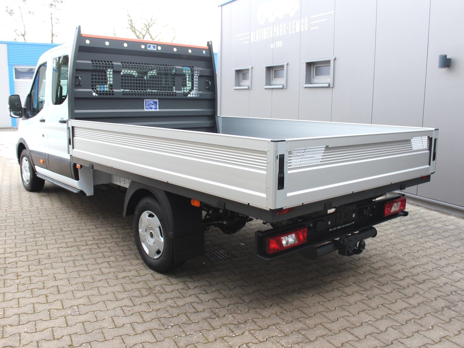 Fahrzeugabbildung Ford Transit 350 L4 Doppelkabine Trend