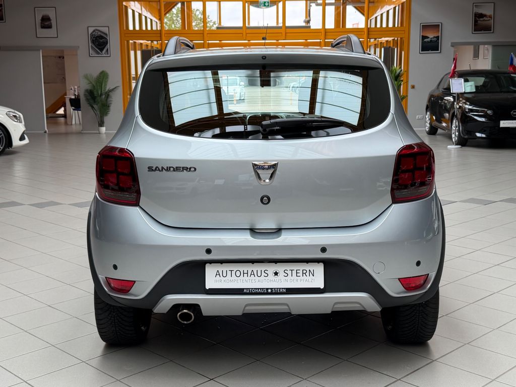 DACIA Sandero II Stepway Prestige|Automatik|Navi|17tkm DACIA Sandero II Stepway Prestige|Automatik|Navi|17tkm
