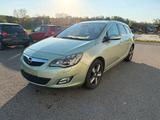 Opel Astra J SportsTourer 1,6l 16V Innovat... - Opel Astra: V6