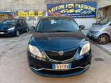 Lancia Ypsilon 1.2 69 CV 5 porte Silver - blaue Lancia Ypsilon