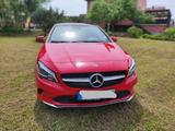 Mercedes-Benz 200 - Mercedes-Benz 200 mit Benzin-Antrieb: Automatik