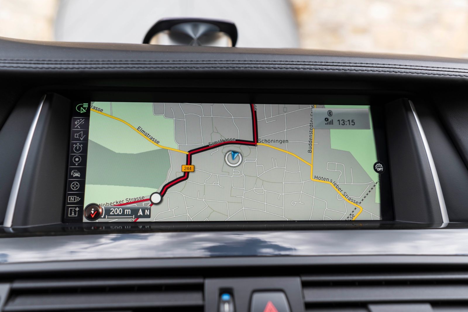 Fahrzeugabbildung BMW 550IX M-SPORTPAKET HUD B&O ACC HUD KAM TOTW
