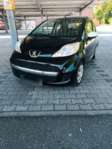 Peugeot 107 schwarz - Peugeot 107 von privat