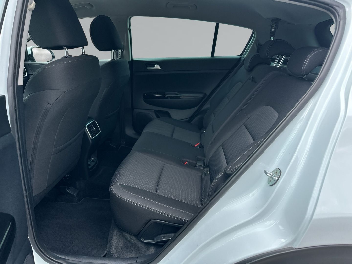 Fahrzeugabbildung Kia Sportage 1.6 Dream Team 2WD +Navi+Mehrzonenklima