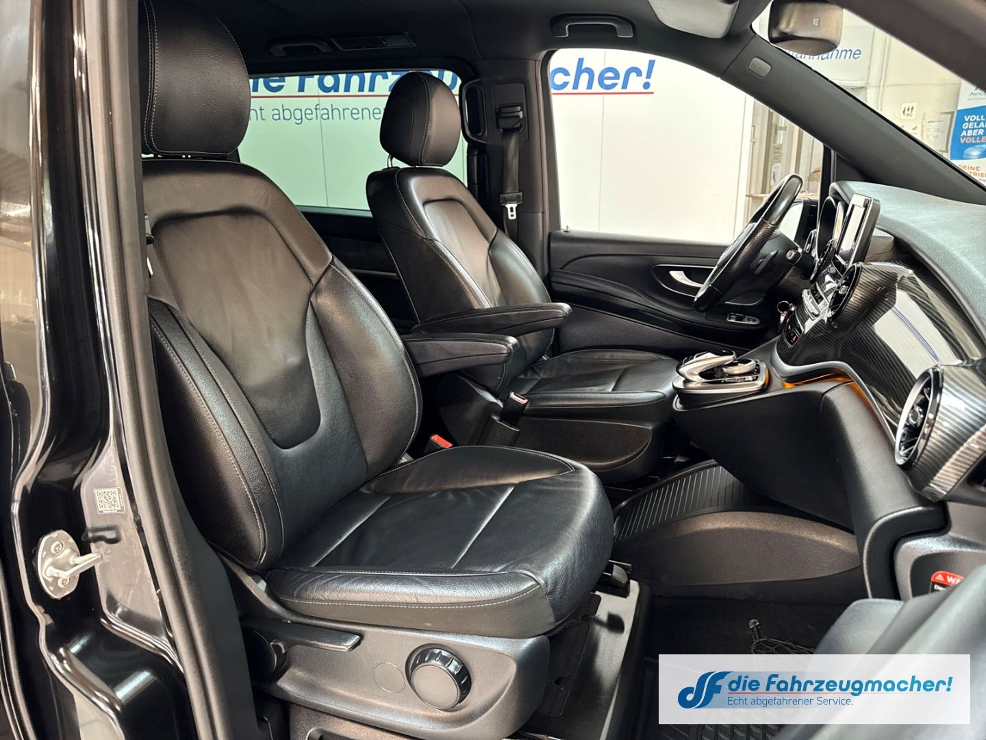 Fahrzeugabbildung Mercedes-Benz V 250 d AVANTGARDE extralang XXL Leder LED Blend