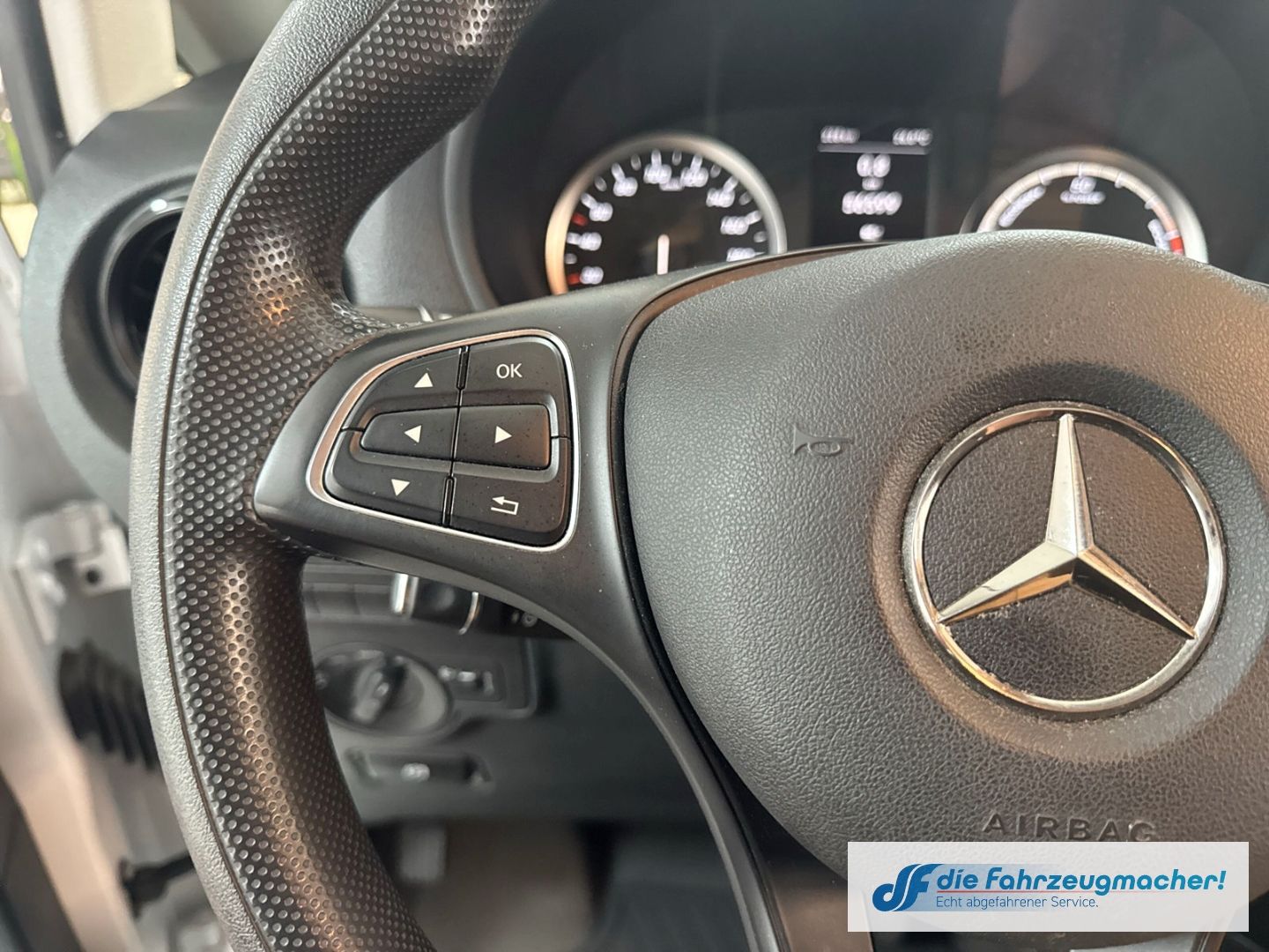 Fahrzeugabbildung Mercedes-Benz Vito Kasten 112 e lang DAB SHZ Rückfahrkam. Notb