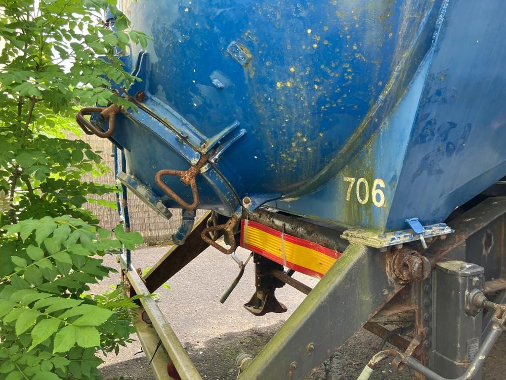 Fahrzeugabbildung Andere 3-Achs-Silo f Staub-u. Rieselgüter Typ SSK59/10-